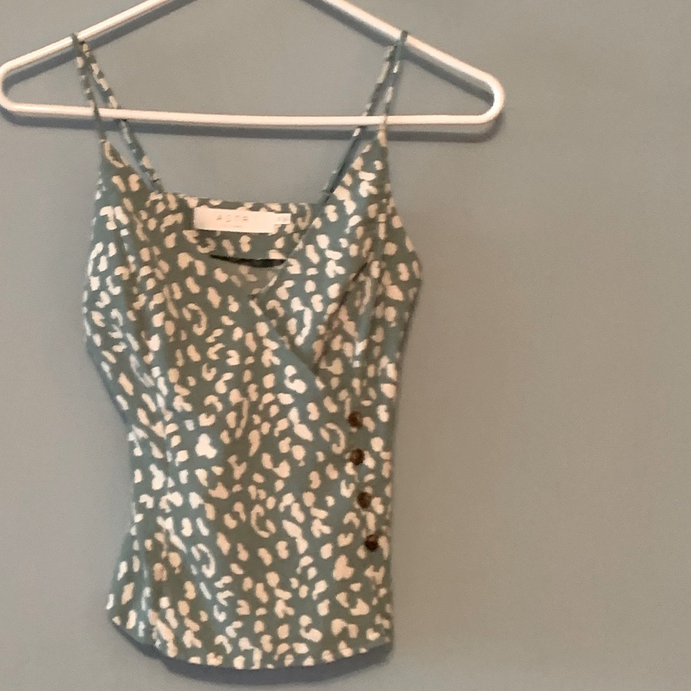 ASTR the Label - XS teal and white colored top